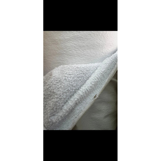 Tela impermeable con toalla blanco, tramo 2 m