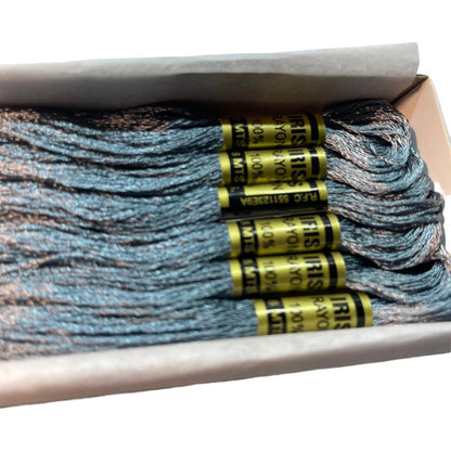 Hilo Vela Para Bordar Iris Rayón Satinado (caja: 12 Madejas) Escribe En El Chat De Tu Compra El Color Que Desees