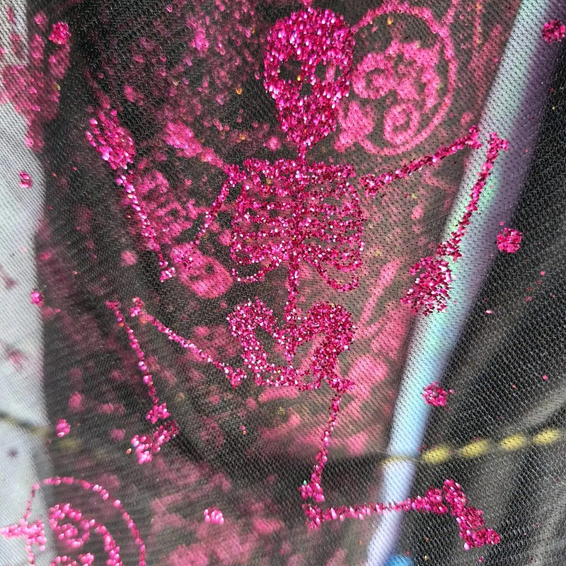 Tela Tul Con Glitter Para Disfraces Halloween (1 M) Negro Calacas Rosas