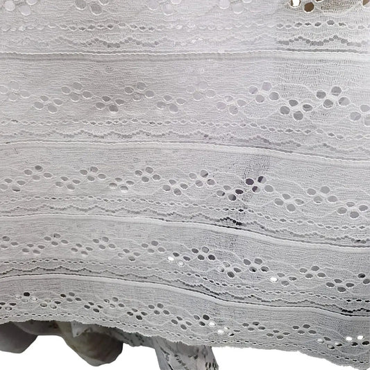 Encaje blanco floral de poliéster, Diseño A, 70 cm por 1 m