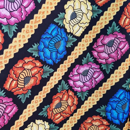 Tela Estampada Patrones Mexicanos, Bordados, Rosas (1 M)