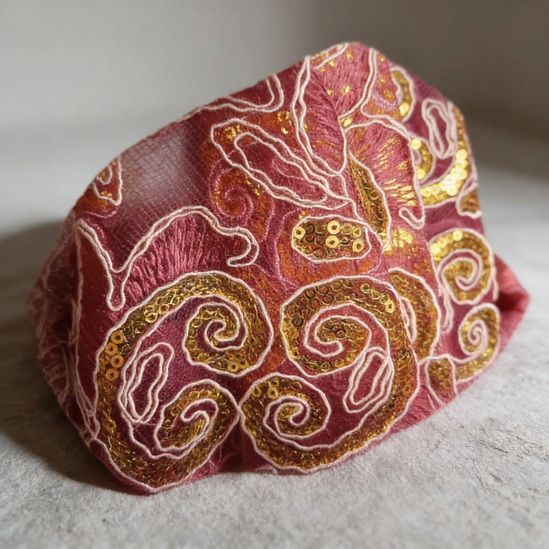 Tela Con Patrones Bordados Y Lentejuelas De Colores (1m)