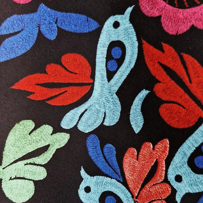Tela Estampada Patrones Mexicanos, Bordados, Rosas (1 M)