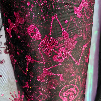 Tela Tul Con Glitter Para Disfraces Halloween (1 M) Negro Calacas Rosas
