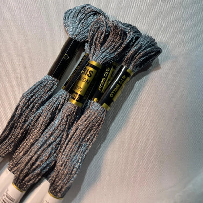 Hilo Vela Para Bordar Iris Rayón Satinado (caja: 12 Madejas) Escribe En El Chat De Tu Compra El Color Que Desees